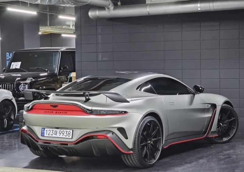 Aston Martin Vantage