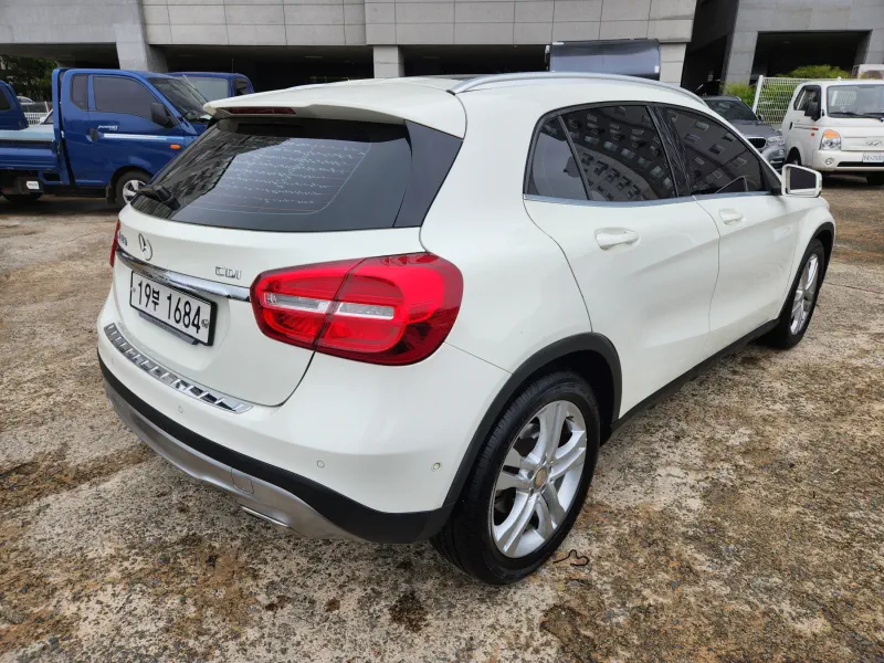 Mercedes-Benz GLA-Class