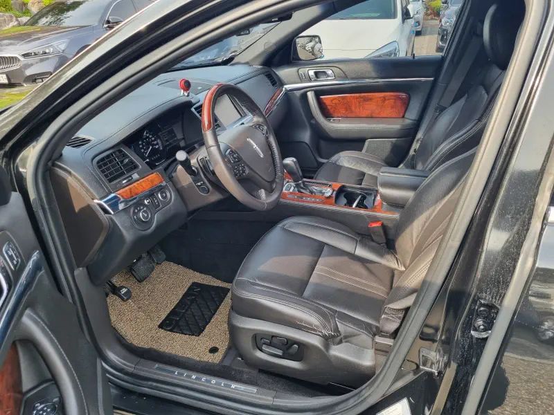 Lincoln MKS