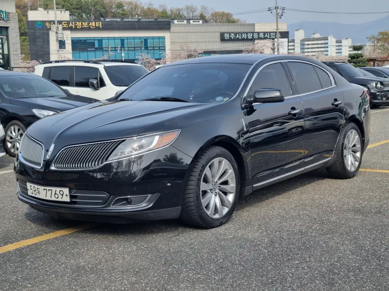 Lincoln MKS