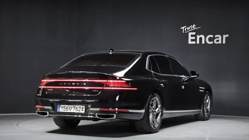 Genesis G90