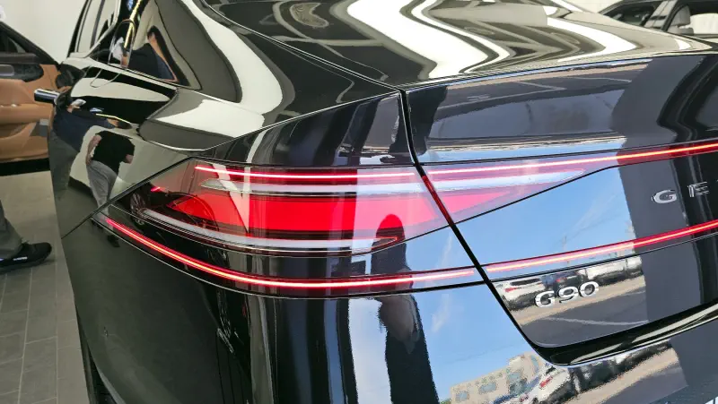 Genesis G90