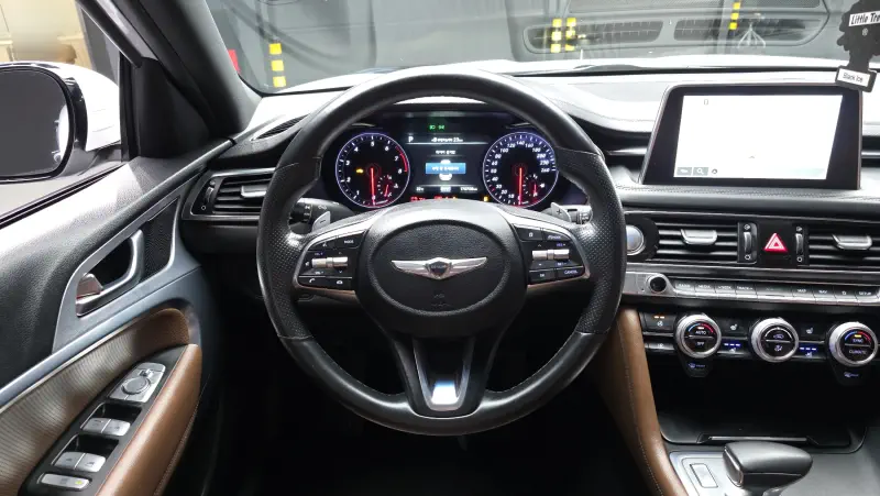 Genesis G70