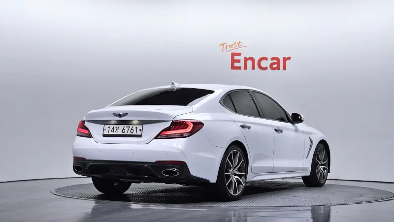 Genesis G70