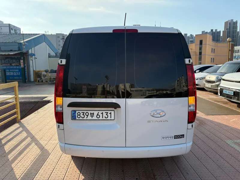 Hyundai Staria