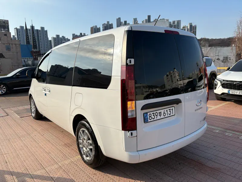Hyundai Staria
