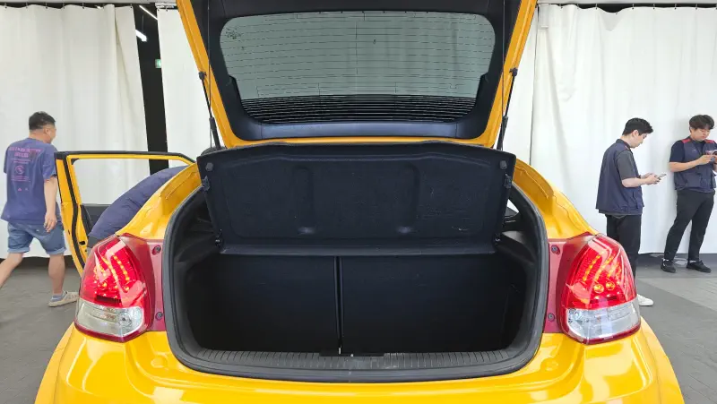 Hyundai Veloster