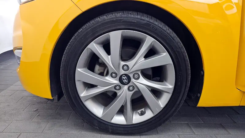 Hyundai Veloster
