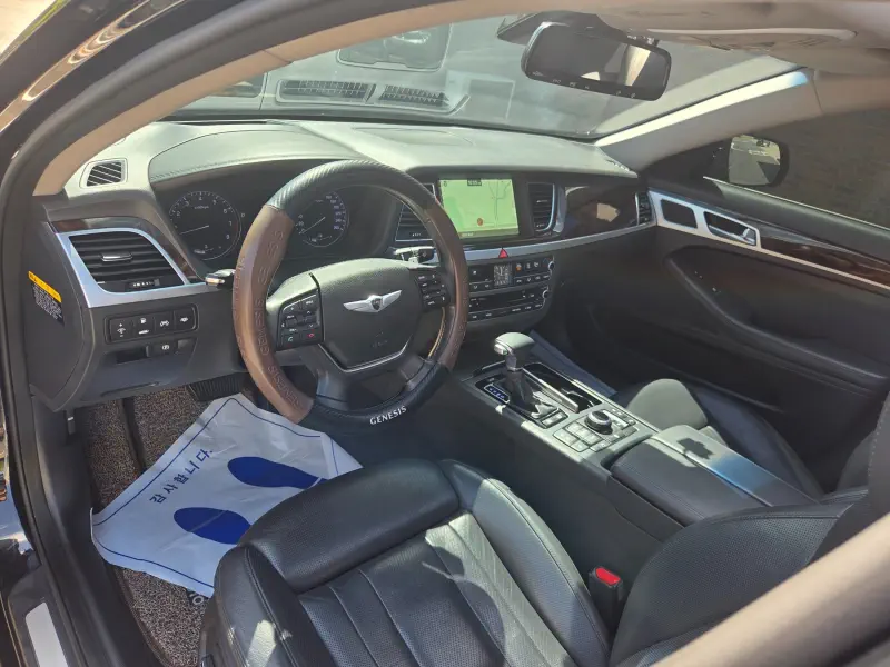 Hyundai Genesis