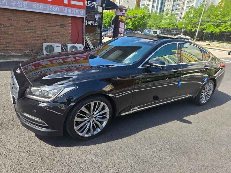 Hyundai Genesis