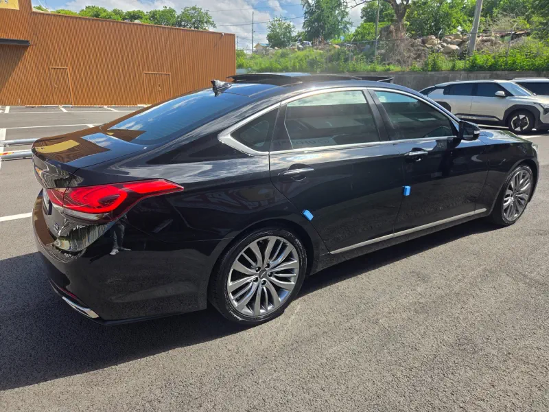 Hyundai Genesis