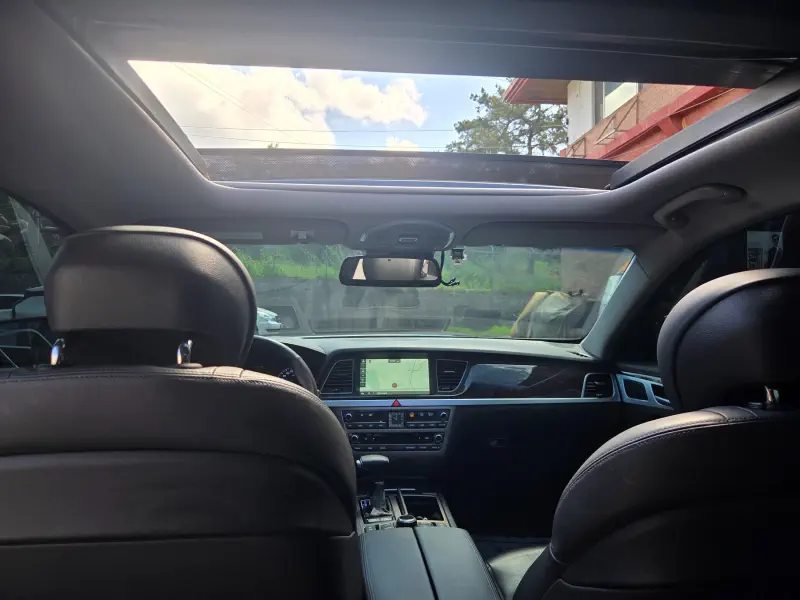 Hyundai Genesis