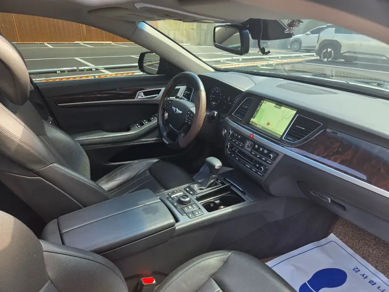 Hyundai Genesis