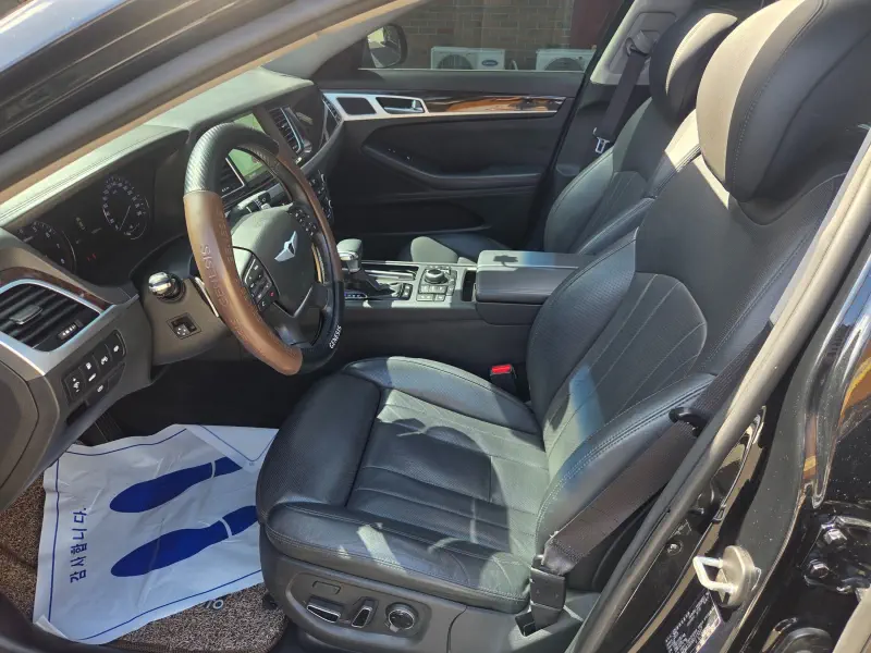 Hyundai Genesis