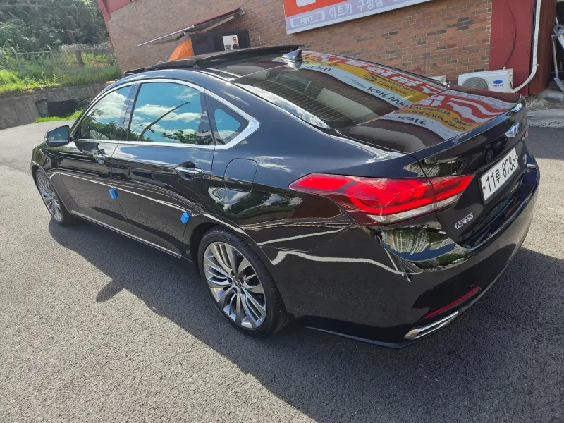 Hyundai Genesis