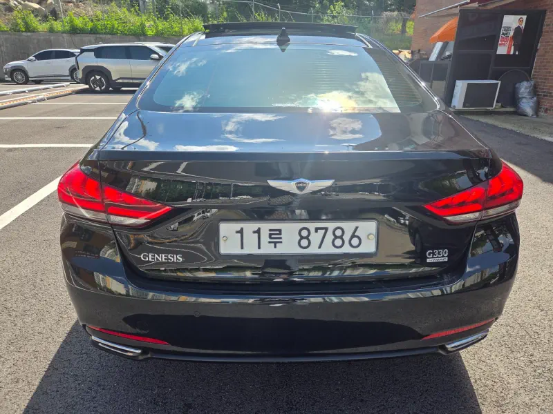 Hyundai Genesis