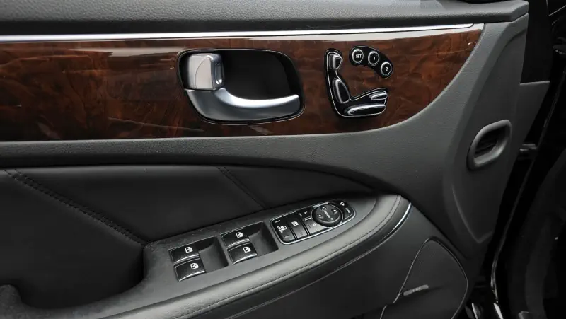 Hyundai Equus