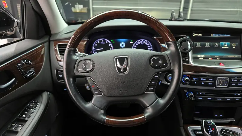 Hyundai Equus