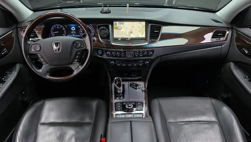 Hyundai Equus