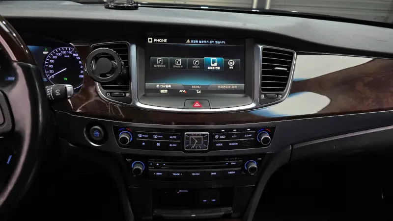 Hyundai Equus