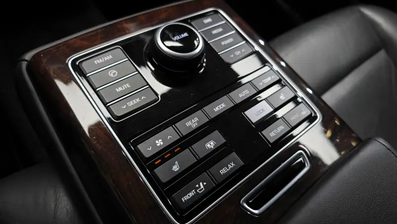 Hyundai Equus