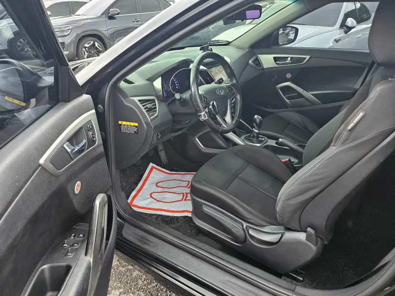 Hyundai Veloster