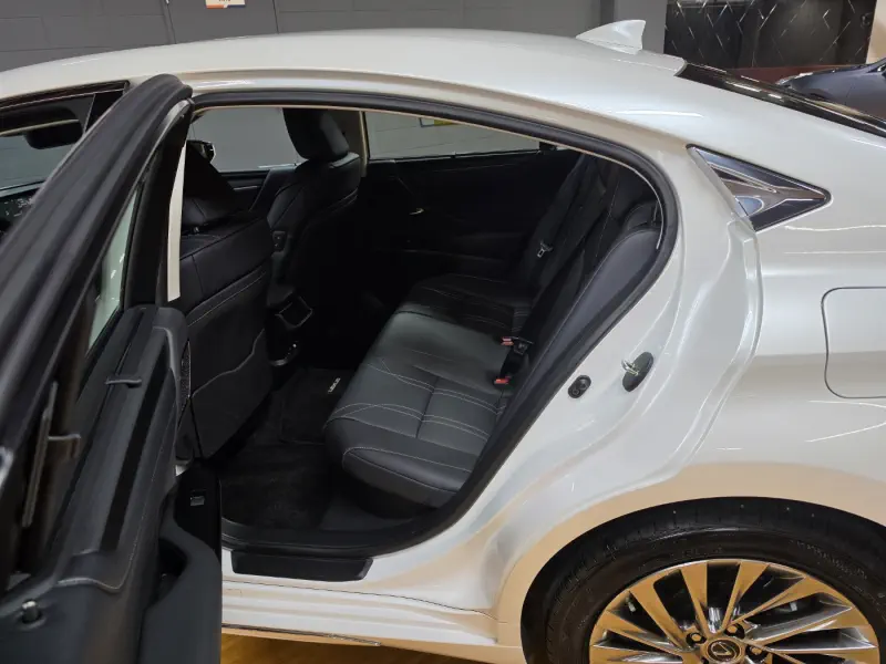 Lexus ES300h