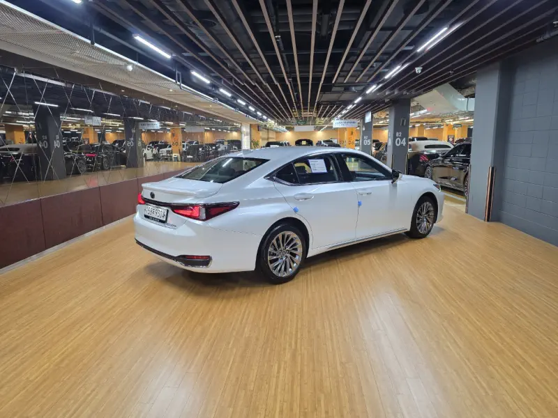 Lexus ES300h