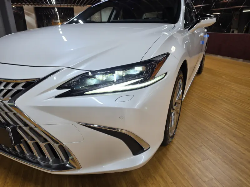 Lexus ES300h