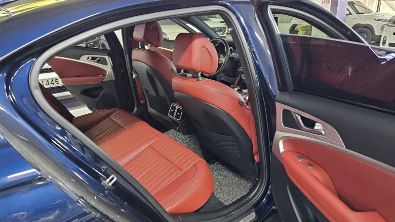 Genesis G70