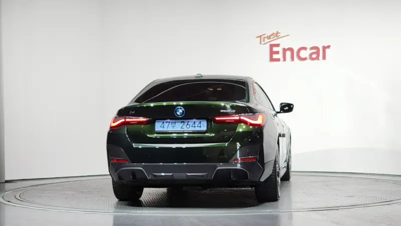 BMW i4