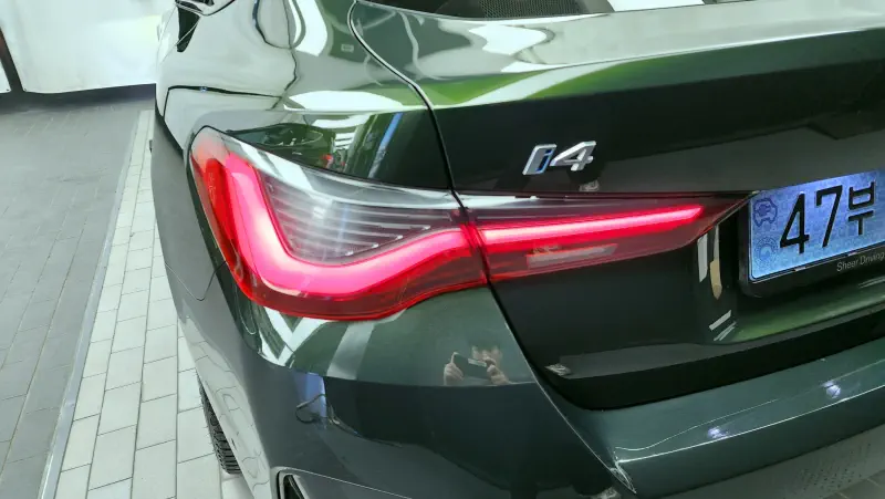 BMW i4