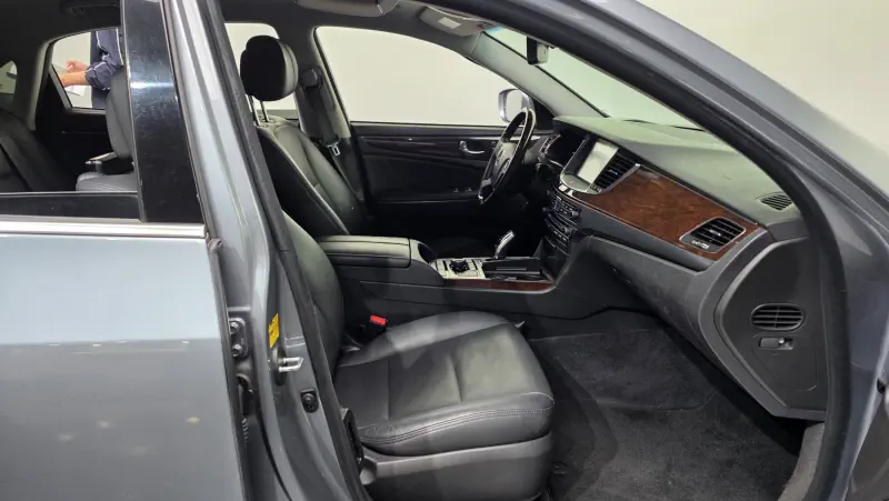 Hyundai Equus