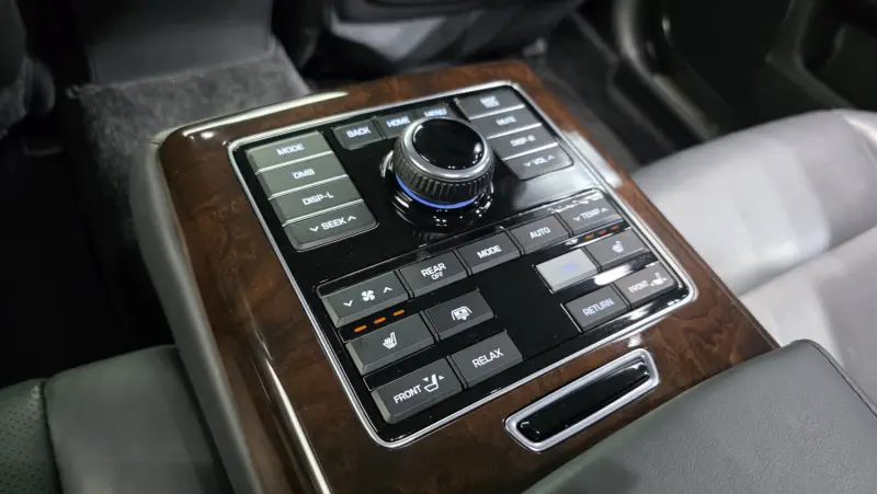 Hyundai Equus