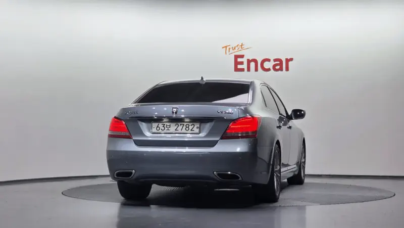 Hyundai Equus