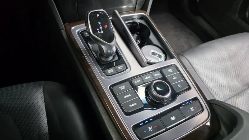 Hyundai Equus