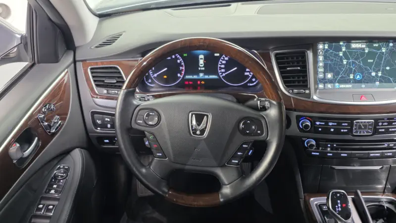 Hyundai Equus