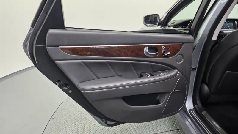 Hyundai Equus