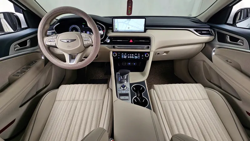 Genesis G70