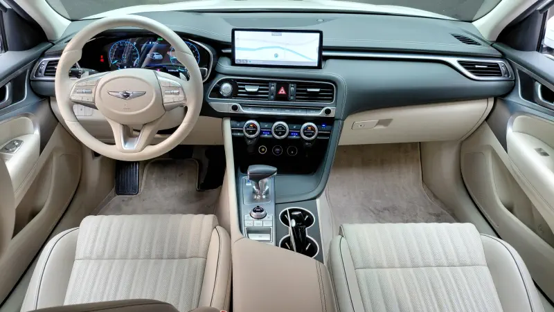 Genesis G70