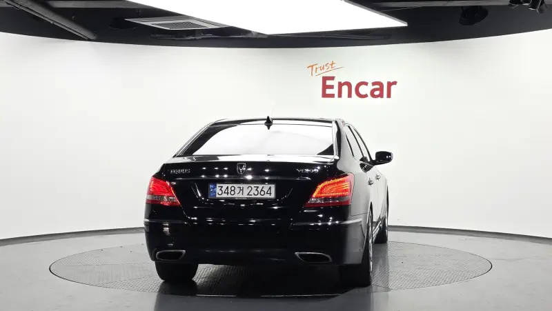 Hyundai Equus