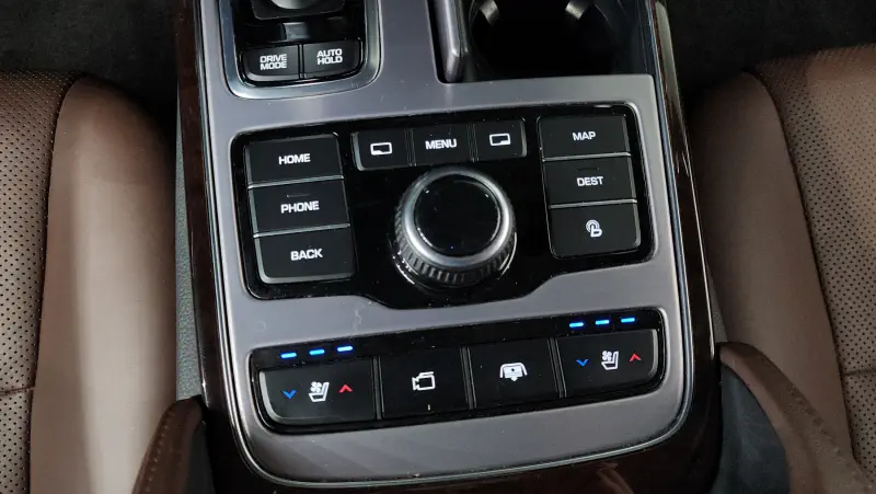 Hyundai Equus