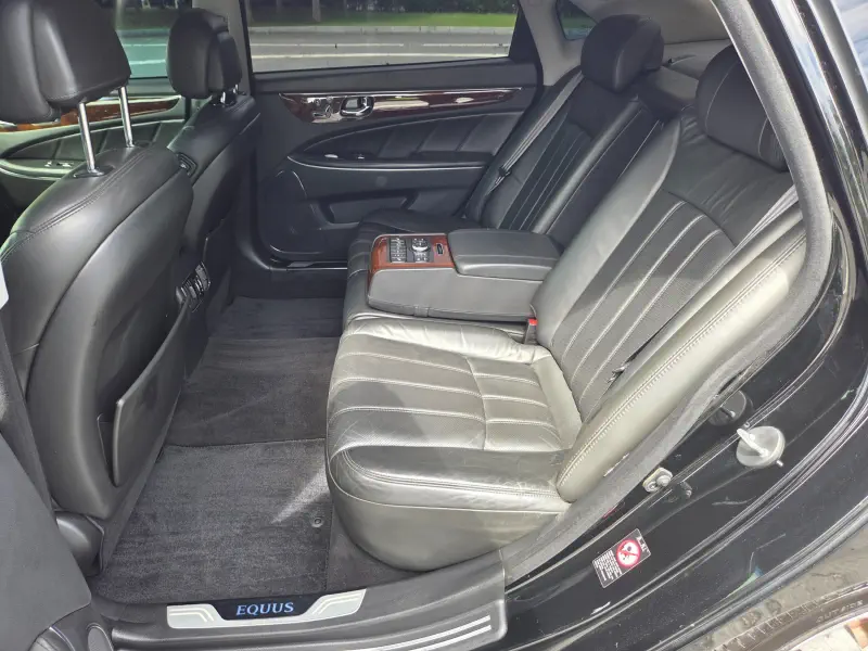 Hyundai Equus