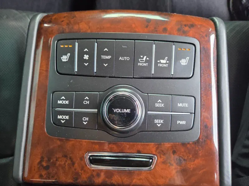 Hyundai Equus