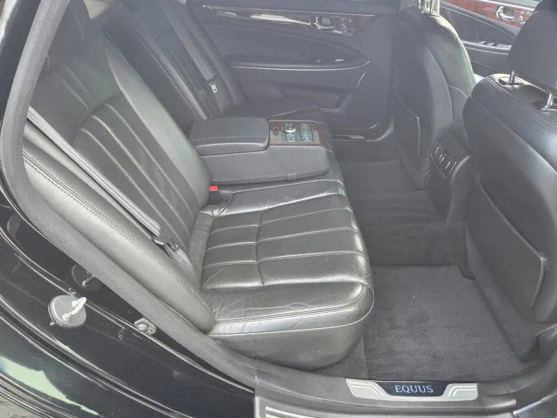 Hyundai Equus