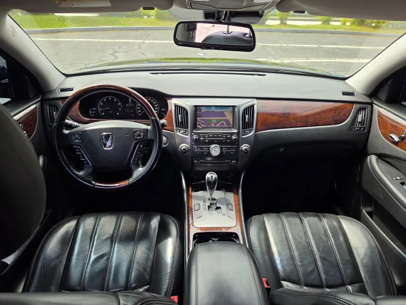 Hyundai Equus