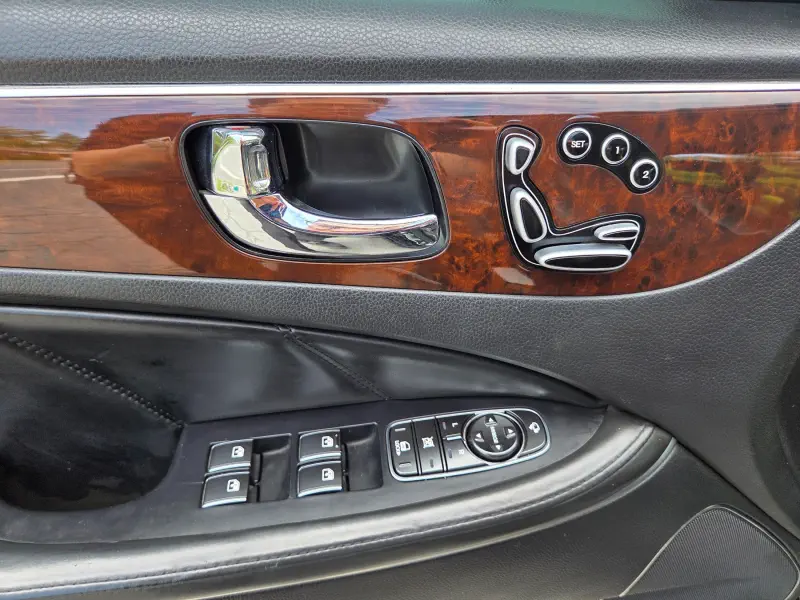 Hyundai Equus