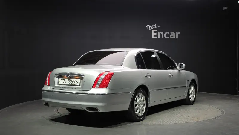 Kia OPIRUS
