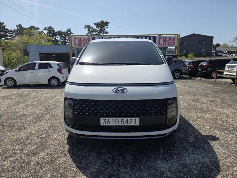 Hyundai Staria