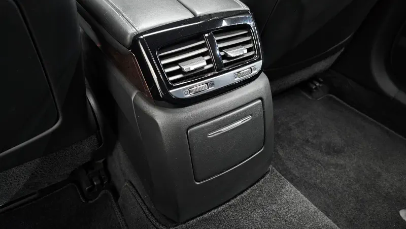 Genesis EQ900